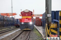 <strong>不靠“卷成本”：成都跨境电商从内陆突围</strong>